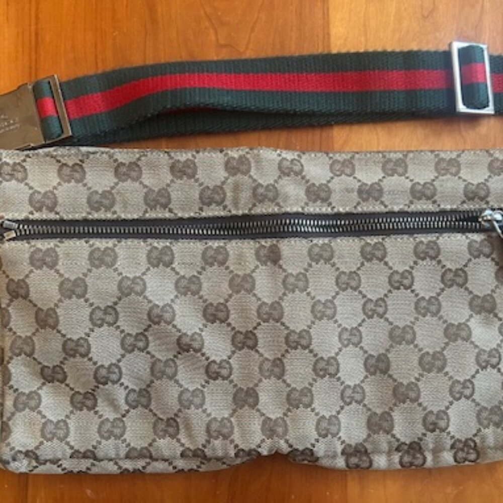 Vintage Gucci Hip Pack, buckle broken
